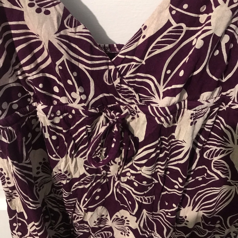 Size. L Floral Tank Top. Belted - Picture 4 of 5